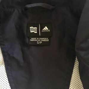 NWT Adidas vest WMNs